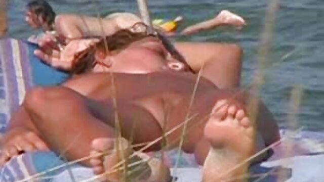Porno caliente sin registro  nena de playa videos amateurs latinos en su primer clip porno